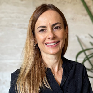 Angela Pinhati portrait